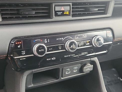 Certified 2025 Honda Pilot Sport image 15