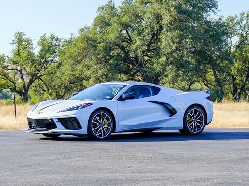 Used 2023 Chevrolet Corvette Stingray Premium Cpe w/ Z51 Performance Package image 2