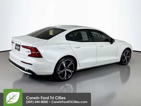 Used 2024 Volvo S60 B5 Plus image 14