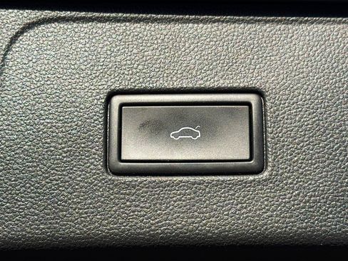 Used 2022 Volkswagen Atlas SEL image 13