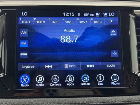 Used 2017 Chrysler Pacifica Limited FWD image 29