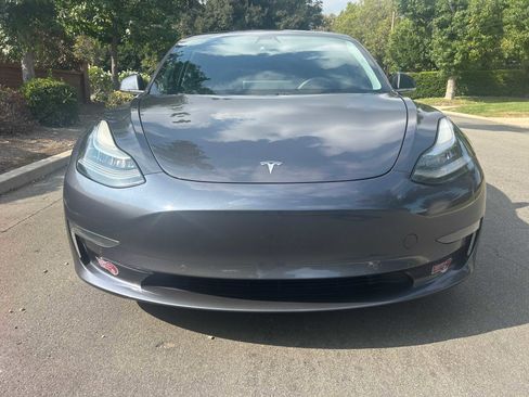 Used 2020 Tesla Model 3 Standard Range Plus image 2