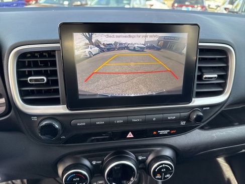 Certified 2022 Hyundai Venue SEL w/ Cargo Package image 10