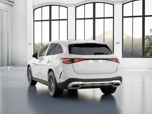 Used 2025 Mercedes-Benz GLC 350e GLC 350e image 26