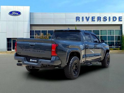 Used 2025 Toyota Tacoma SR5 AWD/4WD image 7