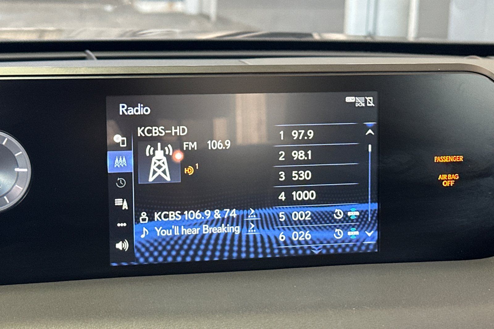 Used 2022 Lexus UX 200 w/ Accessory Package (Z2) FWD image 21