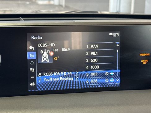 Used 2022 Lexus UX 200 w/ Accessory Package (Z2) FWD image 21