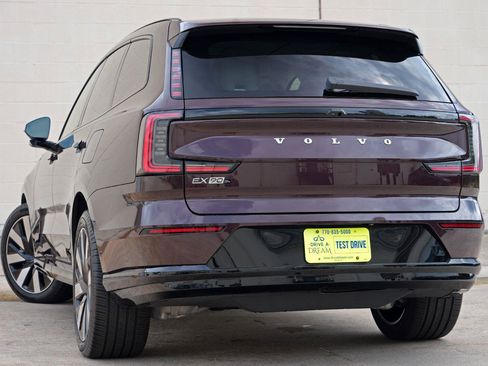 Used 2025 Volvo EX90 Ultra AWD/4WD image 5