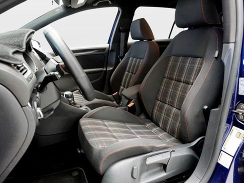 Used 2012 Volkswagen GTI Autobahn FWD image 9