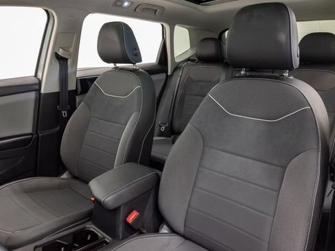 Used 2023 Volkswagen Taos SE w/ Panoramic Sunroof Package AWD/4WD image 11