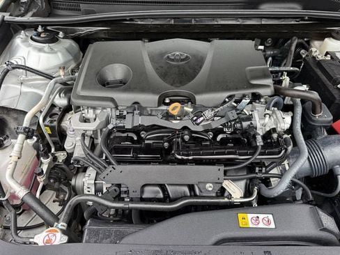 Used 2024 Toyota Camry SE w/ Convenience Package image 32
