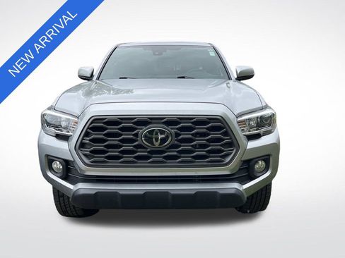 Used 2023 Toyota Tacoma TRD Off-Road AWD/4WD image 7