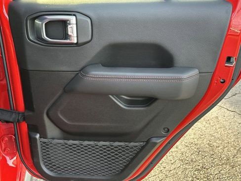 Certified 2022 Jeep Wrangler Unlimited Rubicon w/ Steel Bumper Group image 21