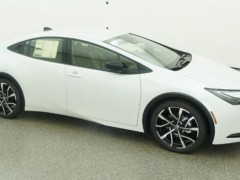 New 2026 Toyota Prius Plug-In Hybrid FWD image 18