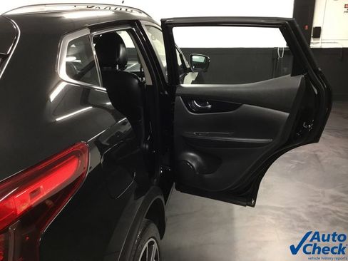 Used 2018 Nissan Rogue Sport SL w/ SL Premium Package AWD/4WD image 32
