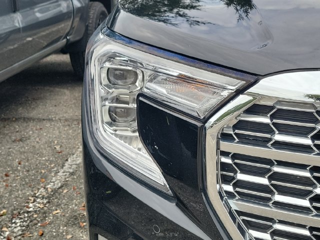 Certified 2024 GMC Terrain Denali w/ Denali Premium Package AWD/4WD image 2