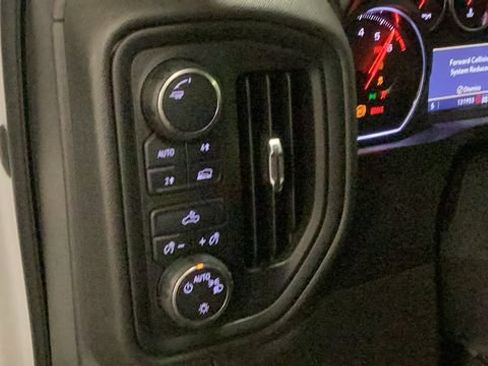 Used 2021 Chevrolet Silverado 1500 Custom w/ Custom Max Trailering Package AWD/4WD image 14