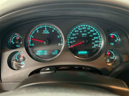 Used 2014 Chevrolet Suburban LT image 12