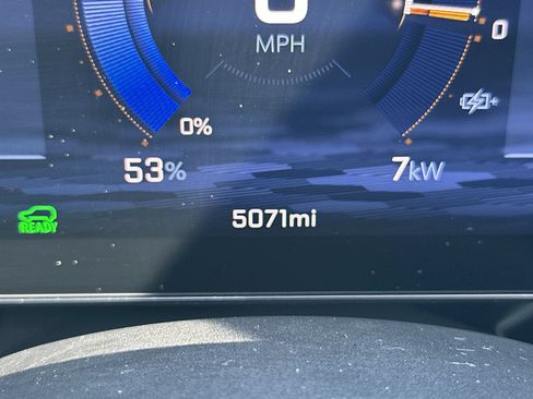 Used 2025 Chevrolet Equinox EV LT FWD image 24