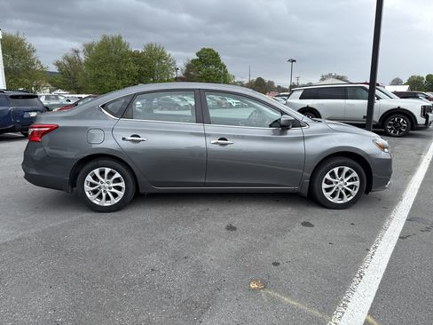 Used 2019 Nissan Sentra SV FWD image 2