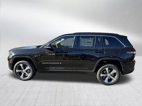 New 2025 Jeep Grand Cherokee Limited w/ Luxury Tech Group II image 8