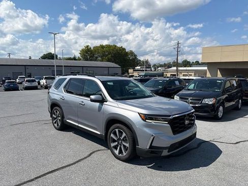Used 2023 Honda Pilot Elite image 13