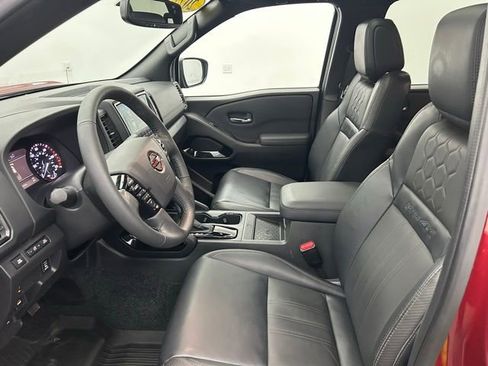 Used 2022 Nissan Frontier PRO-4X w/ Pro-4X Premium Package image 29