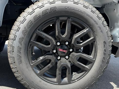 New 2026 GMC Sierra 1500 Elevation w/ Elevation Select Package AWD/4WD image 40
