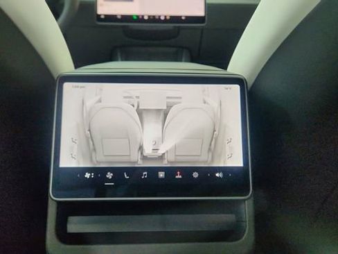 Used 2026 Tesla Model Y AWD image 51