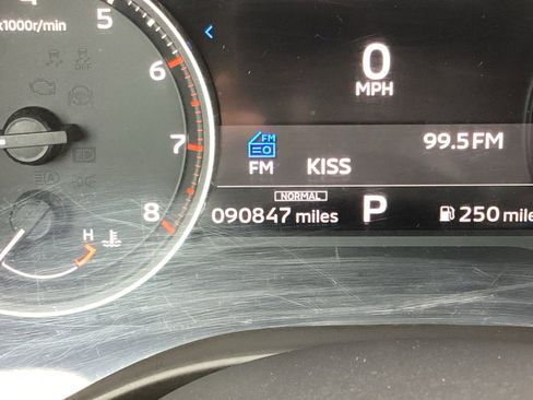 Used 2022 Mitsubishi Outlander SEL Black Edition image 3