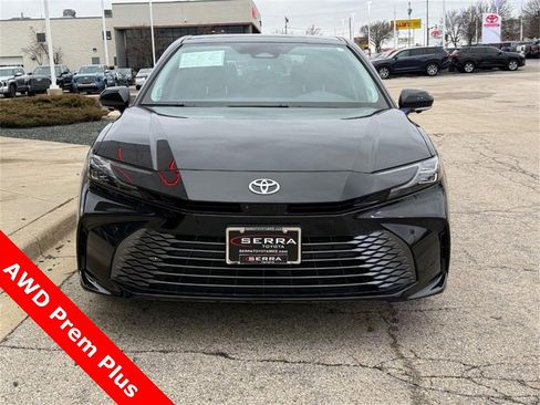Used 2025 Toyota Camry XLE w/ Premium Plus Package image 8