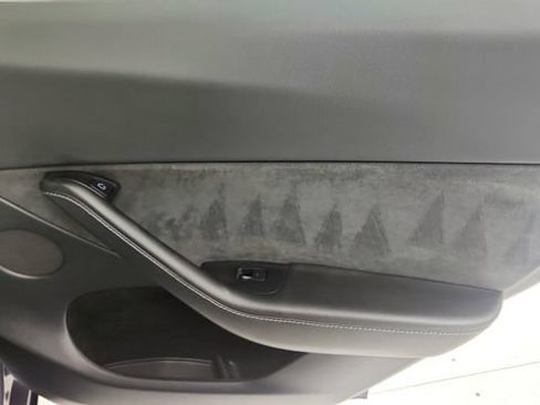 Used 2023 Tesla Model Y Long Range AWD/4WD image 41