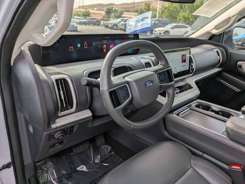 Used 2025 Ford Expedition Max Active AWD/4WD image 15