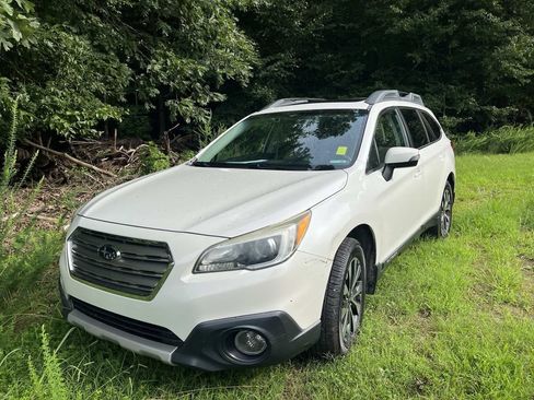 Used 2016 Subaru Outback 2.5i Limited AWD/4WD image 7