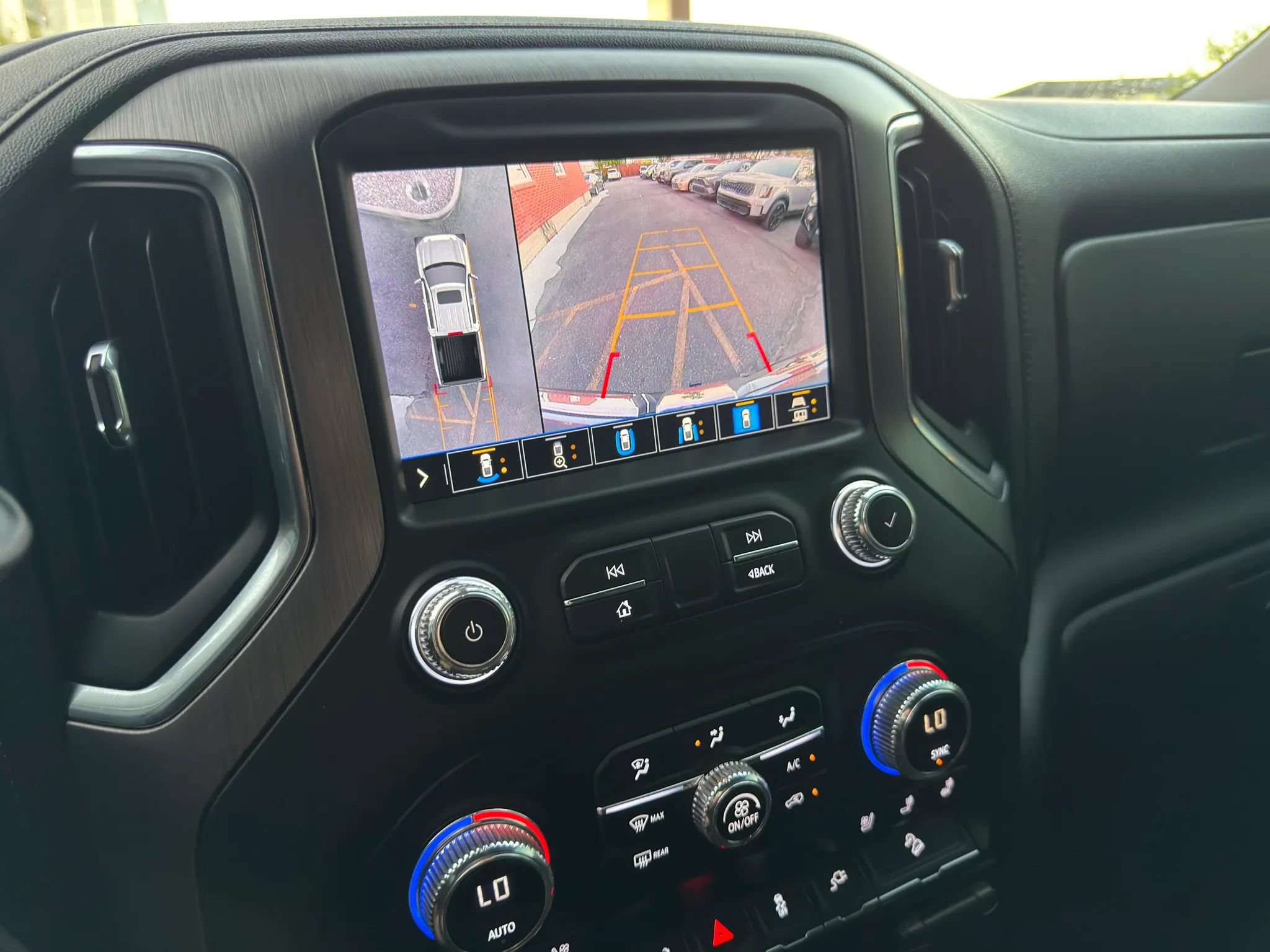 Used 2020 GMC Sierra 1500 Denali w/ Technology Package AWD/4WD image 29