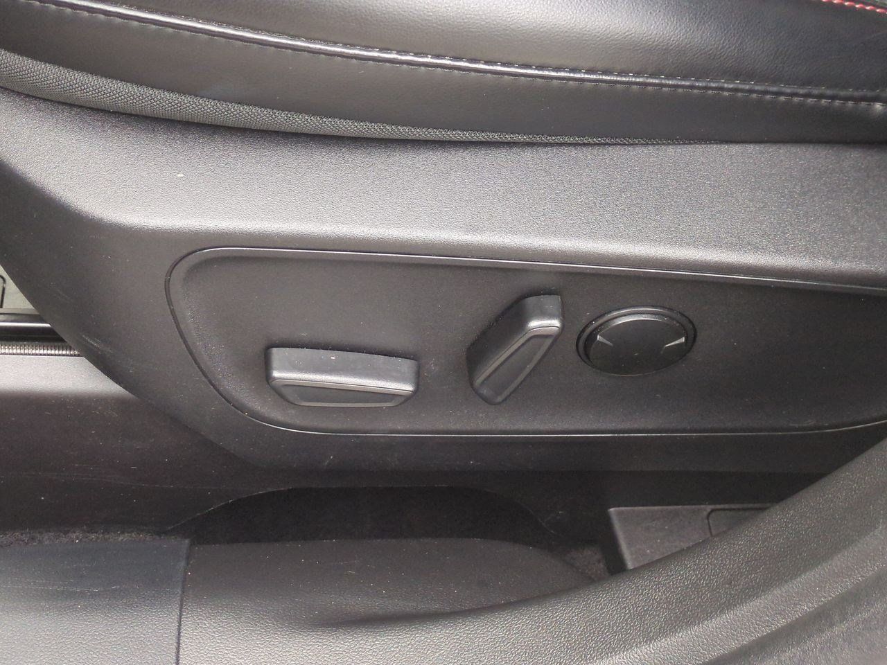 Used 2025 Ford Escape ST-Line Select AWD/4WD image 17