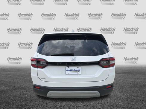 Used 2025 Honda Pilot EX-L image 9