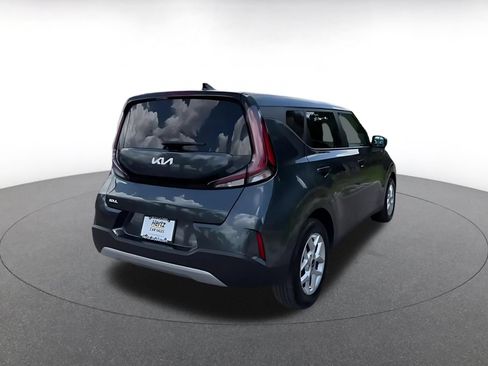 Used 2025 Kia Soul LX w/ LX Technology Package FWD image 16