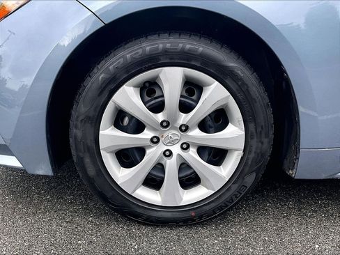 Used 2024 Toyota Corolla LE FWD image 7