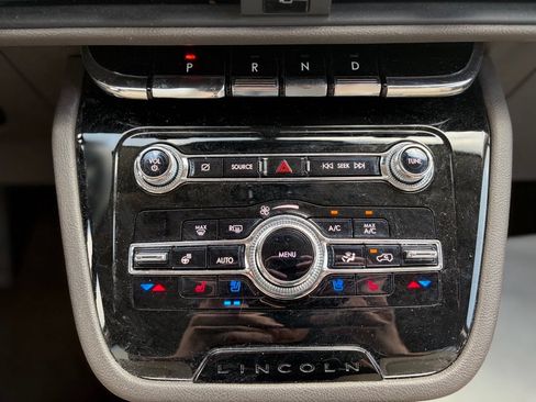 Used 2022 Lincoln Corsair AWD w/ Premium Package image 32