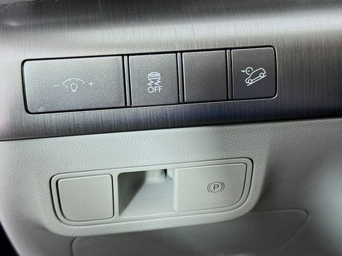 Used 2025 Hyundai Kona SEL image 10