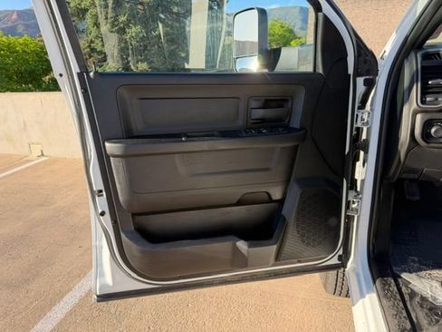 Used 2022 RAM 3500 Tradesman w/ Chrome Appearance Group AWD/4WD image 9