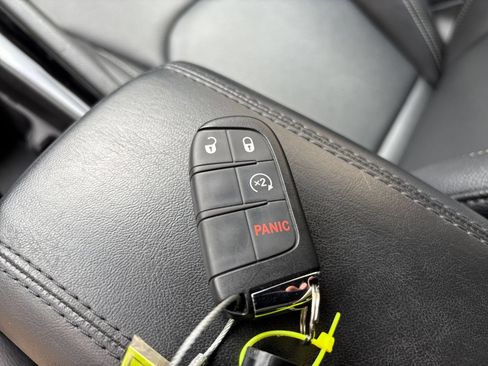 Used 2025 Jeep Compass Limited AWD/4WD image 25