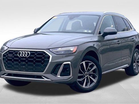 Certified 2023 Audi Q5 2.0T Premium w/ Convenience Package image 2