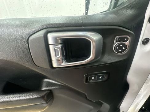 Used 2021 Jeep Wrangler Unlimited Sport image 16