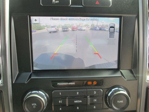 Used 2017 Ford F250 XLT w/ XLT Premium Package image 16