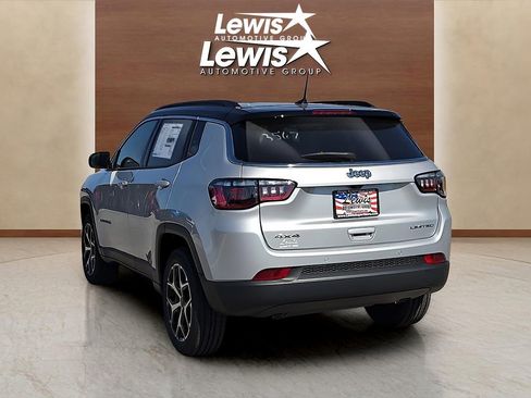 Used 2026 Jeep Compass Limited image 3