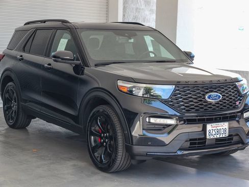 Certified 2022 Ford Explorer ST w/ Equipment Group 401A AWD/4WD image 3