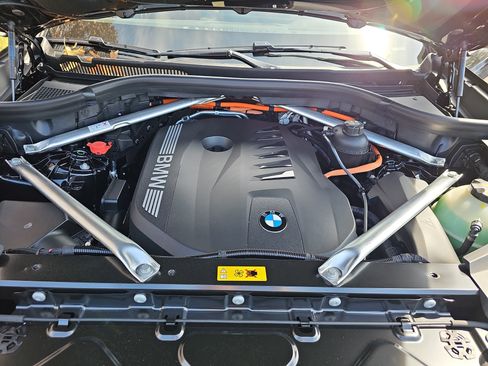 New 2026 BMW X5 xDrive50e w/ M Sport Package AWD/4WD image 33