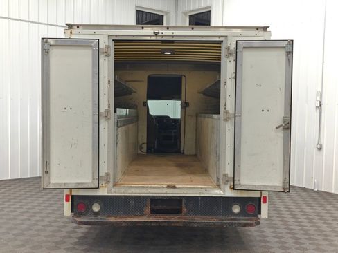 Used 2016 Ford E-350 and Econoline 350 Super Duty w/ Power Windows & Locks Group RWD image 31